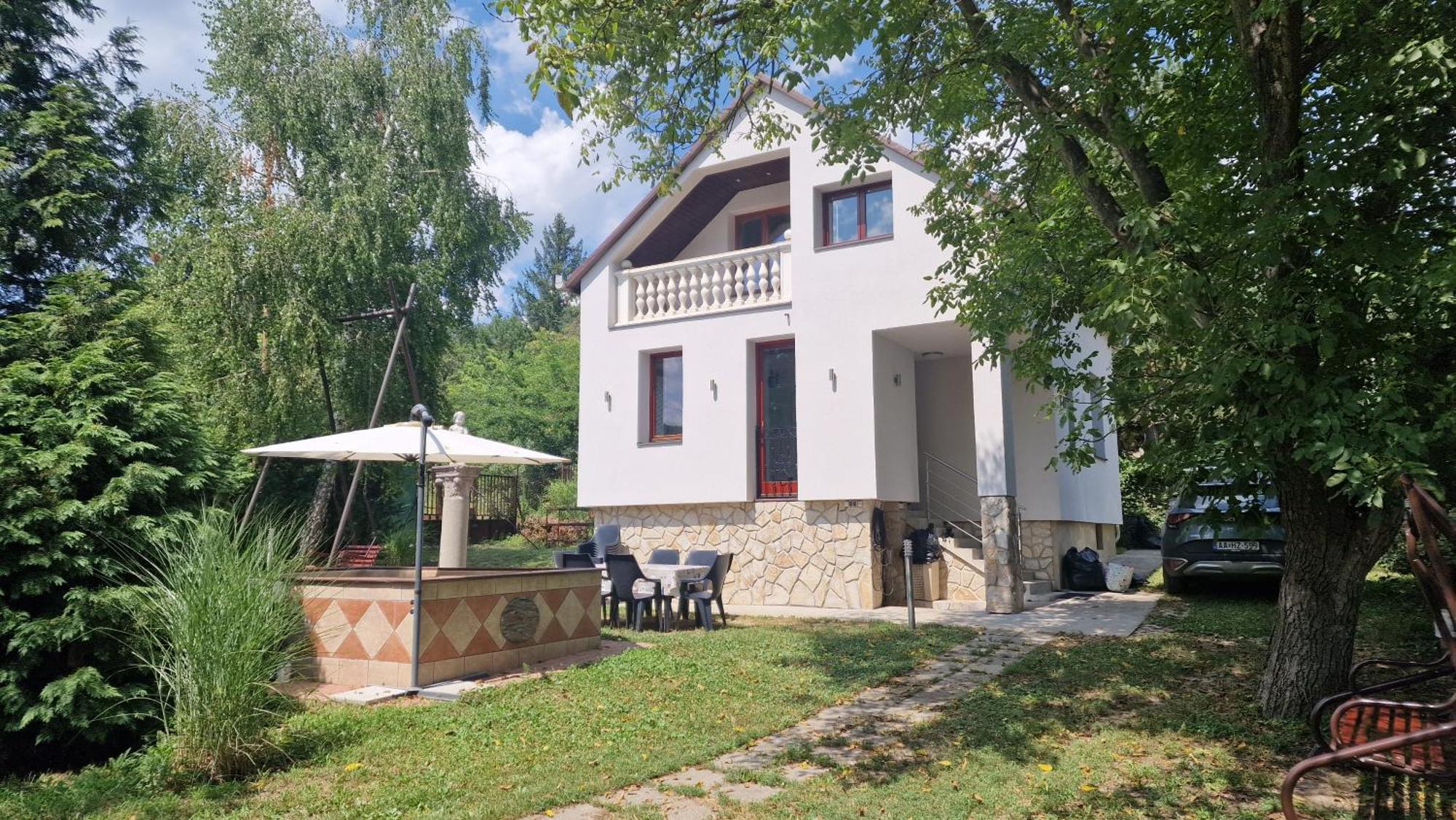 Pilis Hills View Deluxe House With Pool & Ac Near Bp Villa Pilisszentivan Ngoại thất bức ảnh